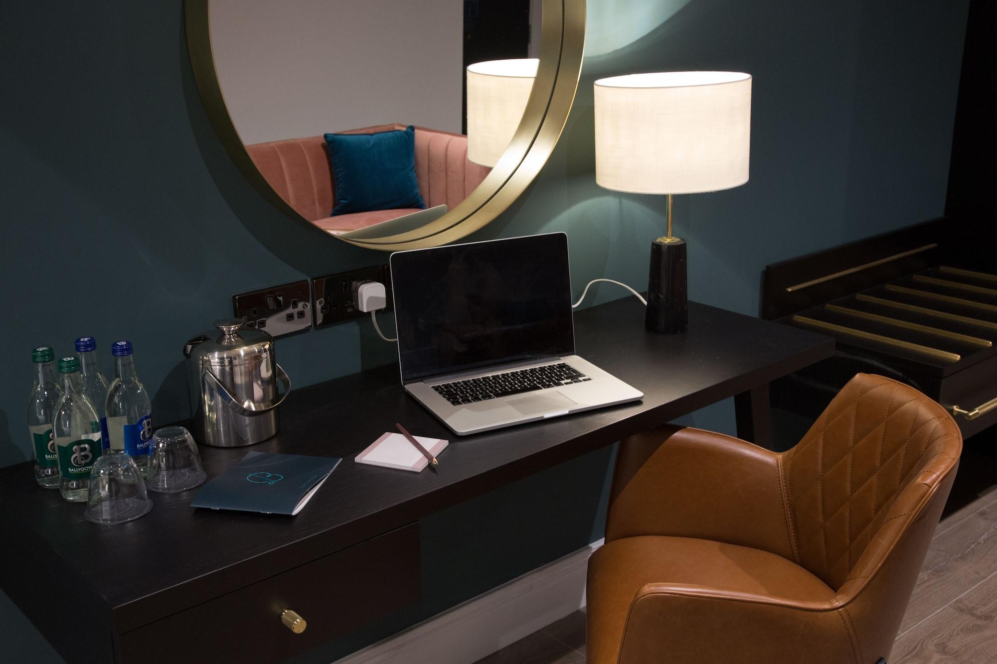 The Bedford Townhouse Hotell Limerick Junction Exteriör bild